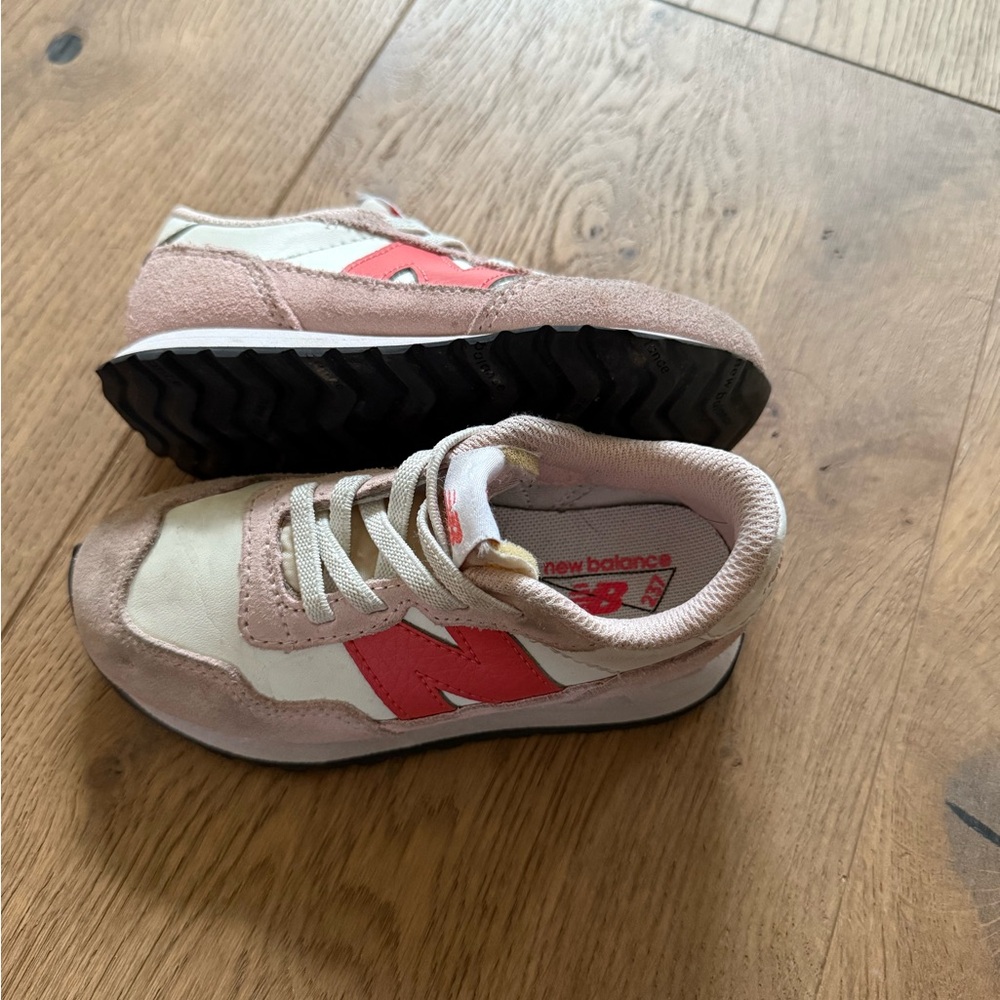 New Balance Pink and Cream Sneakers Retro Design